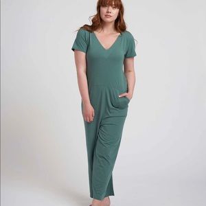 Universal Standard Jemma v-neck jumpsuit size S 14-16 NWT